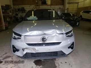2022 Volvo C40 Ultimate with VIN YV4ED3GB2N2004840, listed as a Copart auction lot 59599663 with Not Provided miles. Bid and sale history available at carsss.com. Image 5.
