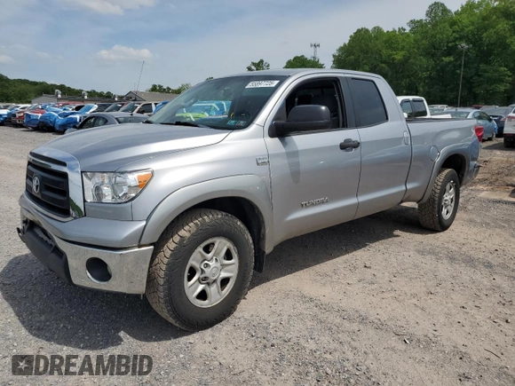 2010 Toyota Tundra с VIN 5TFUM5F11AX006417, выставлен на аукционе Copart как лот 55897725 с пробегом 203 892 миль миль и Списание • Salvage title. История ставок и продаж доступна на DreamBid. Изображение 1.