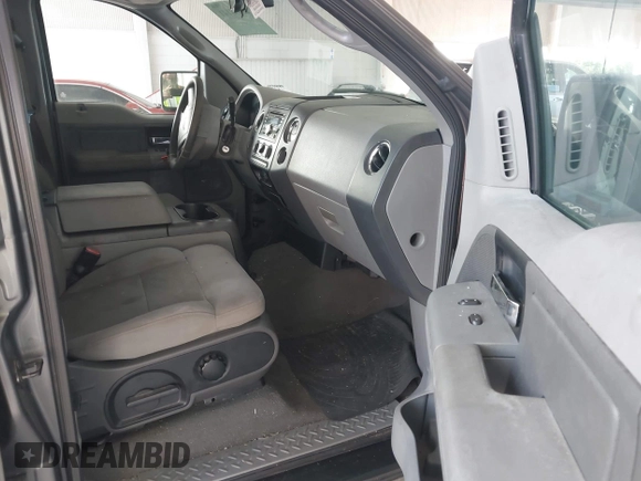 2005 Ford F-150 XLT z VIN 1FTPW14585KF04364, wystawiony jako IAAI lot #42638141 z przebiegiem 172 244 mil mil oraz . Historia ofert i sprzedaży dostępna na DreamBid. Obrazek 5.
