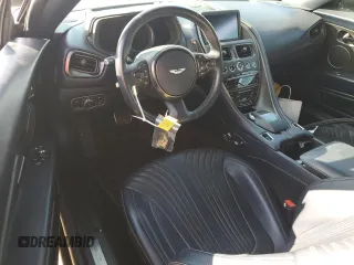 2020 Aston Martin DB11 z VIN SCFRMFCWXLGM08503, wystawiony jako Copart lot #42491235 z przebiegiem Nie podano mil oraz Szkoda całkowita • Salvage title. Historia ofert i sprzedaży dostępna na DreamBid. Obrazek 8.