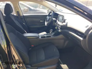 2020 Nissan Sentra SV with VIN 3N1AB8CV7LY255830, listed as a IAAI auction lot 41786362 with 36,686 mi miles and . Bid and sale history available at DreamBid. Image 5.