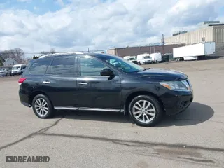 2016 Nissan Pathfinder SL with VIN 5N1AR2MM3GC631221, listed as a IAAI auction lot 41830313 with 166,547 mi miles. Bid and sale history available at carsss.com. Image 13.