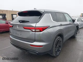 2022 Mitsubishi Outlander SE with VIN JA4J3UA81NZ090912, listed as a IAAI auction lot 41528432 with 52,639 mi miles. Bid and sale history available at carsss.com. Image 4.