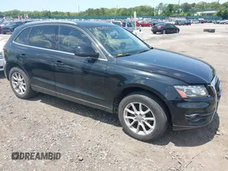2010 Audi Q5 Premium Plus z VIN WA1LKAFP6AA003671, wystawiony jako IAAI lot #42408719 z przebiegiem Nie podano mil oraz . Historia ofert i sprzedaży dostępna na DreamBid. Obrazek 1.