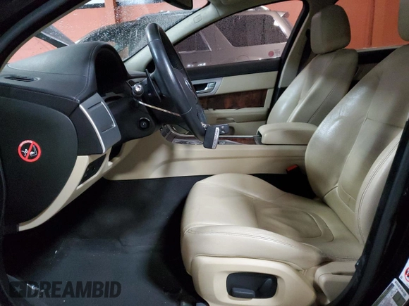 2015 Jaguar XF with VIN SAJXJ0EF4F8U86719, listed as a Copart auction lot 81170274 with 96,242 mi miles and Clean Title. Bid and sale history available at DreamBid. Image 7.