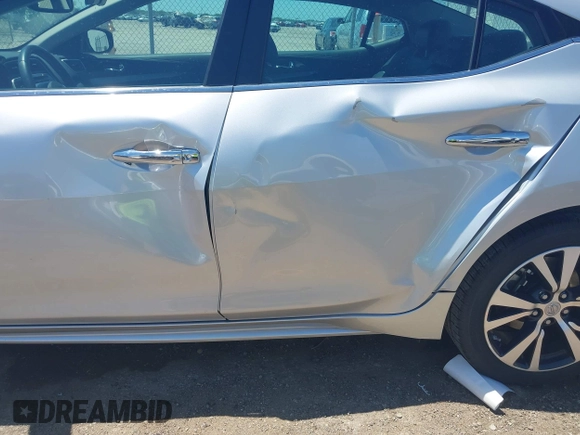 2016 Nissan Maxima SV z VIN 1N4AA6AP4GC434730, wystawiony jako IAAI lot #42231308 z przebiegiem 42 239 mil mil oraz . Historia ofert i sprzedaży dostępna na DreamBid. Obrazek 6.