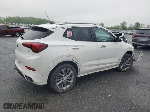 2023 Buick Encore GX Select z VIN KL4MMESL4PB126039, wystawiony jako Copart lot #55856285 z przebiegiem 2 582 mil mil oraz Szkoda całkowita • Salvage title. Historia ofert i sprzedaży dostępna na DreamBid. Obrazek 3.