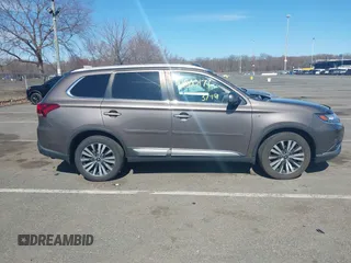 2020 Mitsubishi Outlander GT z VIN JA4JZ4AX4LZ008884, wystawiony jako IAAI lot #41800171 z przebiegiem 59 533 mil mil oraz . Historia ofert i sprzedaży dostępna na DreamBid. Obrazek 13.