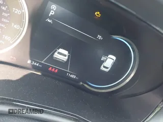 2025 Genesis GV70 2.5T z VIN 5NMMADTB4SH024114, wystawiony jako IAAI lot #42407073 z przebiegiem 11 489 mil mil oraz . Historia ofert i sprzedaży dostępna na DreamBid. Obrazek 15.