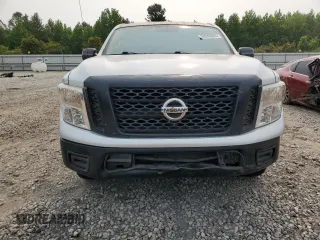 2017 Nissan Titan SV z VIN 1N6AA1EJ3HN575519, wystawiony jako Copart lot #59266955 z przebiegiem 189 743 mil mil oraz Czysty tytuł • Clean title. Historia ofert i sprzedaży dostępna na DreamBid. Obrazek 5.