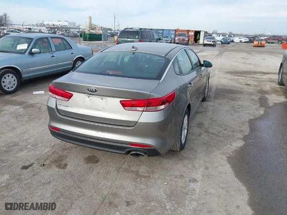 2018 Kia Optima LX with VIN 5XXGT4L36JG182175, listed as a IAAI auction lot 41632098 with 82,042 mi miles. Bid and sale history available at carsss.com. Image 4.