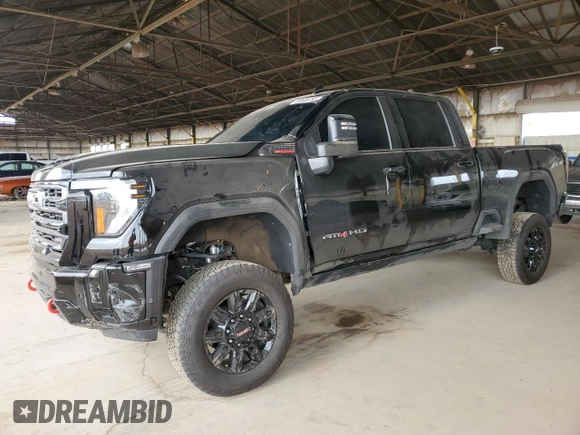 2025 GMC Sierra 2500HD AT4 z VIN 1GT4UPEY9SF116939, wystawiony jako Copart lot #55508755 z przebiegiem 13 602 mil mil oraz Szkoda całkowita • Salvage title. Historia ofert i sprzedaży dostępna na DreamBid. Obrazek 1.