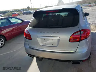 2011 Porsche Cayenne S with VIN WP1AB2A2XBLA44131, listed as a IAAI auction lot 41063172 with 1 mi miles. Bid and sale history available at carsss.com. Image 16.