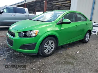 2015 Chevrolet Sonic LT z VIN 1G1JC5SH8F4177739, wystawiony jako Copart lot #58417755 z przebiegiem 64 588 mil mil oraz Szkoda całkowita • Salvage title. Historia ofert i sprzedaży dostępna na DreamBid. Obrazek 1.