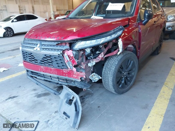 2022 Mitsubishi Eclipse Cross LE with VIN JA4ATVAA6NZ013879, listed as a IAAI auction lot 41450278 with 33,830 mi miles. Bid and sale history available at carsss.com. Image 6.