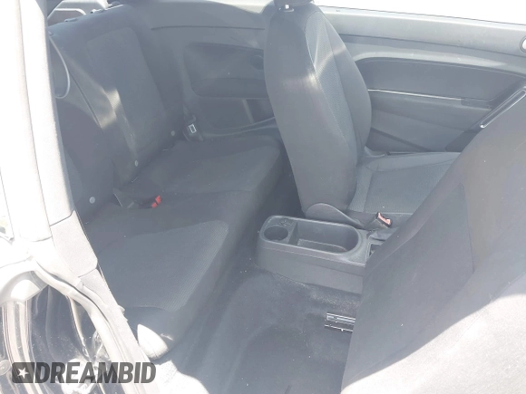 2013 Volkswagen Beetle Entry с VIN 3VWFP7AT4DM639280, выставлен на аукционе IAAI как лот 42324777 с пробегом 77 049 миль миль и . История ставок и продаж доступна на DreamBid. Изображение 8.