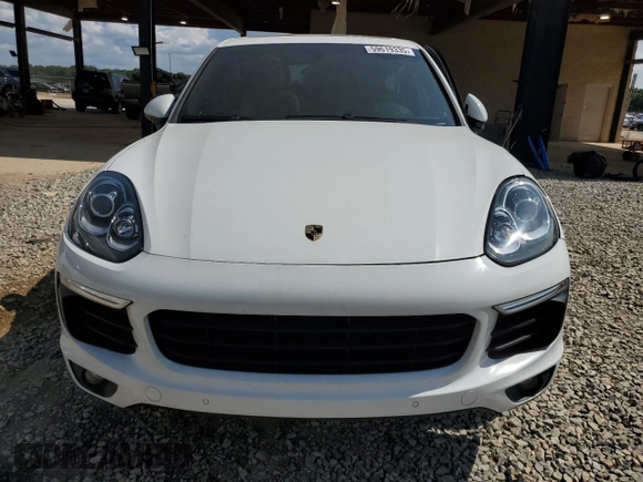 2016 Porsche Cayenne z VIN WP1AA2A26GLA09807, wystawiony jako Copart lot #59619335 z przebiegiem 102 327 mil mil oraz Szkoda całkowita • Salvage title. Historia ofert i sprzedaży dostępna na DreamBid. Obrazek 5.