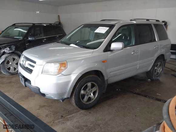 2008 Honda Pilot EX-L with VIN 5FNYF18758B006821, listed as a IAAI auction lot 41642008 with 195,678 mi miles. Bid and sale history available at carsss.com. Image 2.