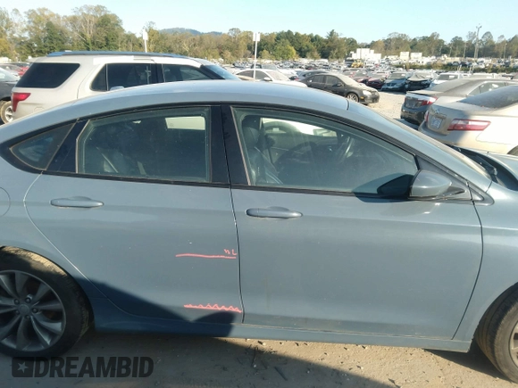 2015 Chrysler 200 S with VIN 1C3CCCBB4FN559992, listed as a IAAI auction lot 40540938 with 117,298 mi miles. Bid and sale history available at carsss.com. Image 13.