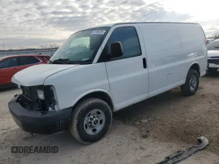 2015 GMC Savana Cargo z VIN 1GTW7FCF3F1114358, wystawiony jako Copart lot #47750135 z przebiegiem 176 068 mil mil oraz Czysty tytuł • Clean title. Historia ofert i sprzedaży dostępna na DreamBid. Obrazek 1.