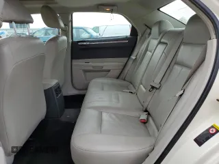 2005 Chrysler 300 with VIN 2C3AA53GX5H667639, listed as a Copart auction lot 47995985 with 70,890 mi miles and Clean Title. Bid and sale history available at carsss.com. Image 10.