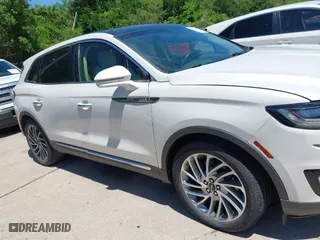 2019 Lincoln Nautilus Reserve with VIN 2LMPJ6L96KBL12639, listed as a IAAI auction lot 42081118 with 23,741 mi miles. Bid and sale history available at carsss.com. Image 13.