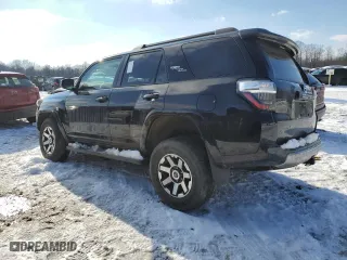 2022 Toyota 4Runner TRD Off Road with VIN JTEPU5JR8N6023099, listed as a Copart auction lot 89218745 with 20,987 mi miles and Clean Title. Bid and sale history available at carsss.com. Image 2.