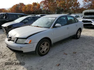 2000 Volkswagen Passat z VIN WVWUH23B2YE318560, wystawiony jako Copart lot #77360424 z przebiegiem 120 748 mil mil oraz Czysty tytuł • Clean title. Historia ofert i sprzedaży dostępna na DreamBid. Obrazek 1.