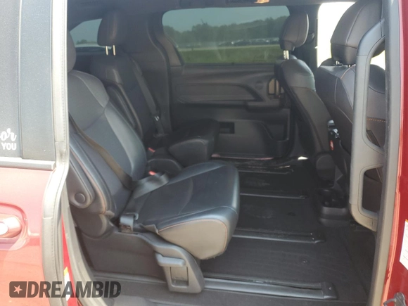 2022 Toyota Sienna XSE with VIN 5TDXRKEC2NS080621, listed as a Copart auction lot 60717445 with 209,119 mi miles and Non repairable. Bid and sale history available at DreamBid. Image 11.