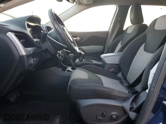 2014 Jeep Cherokee Latitude z VIN 1C4PJLCS2EW168480, wystawiony jako Copart lot #83882874 z przebiegiem 176 420 mil mil oraz Szkoda całkowita • Salvage title. Historia ofert i sprzedaży dostępna na DreamBid. Obrazek 7.