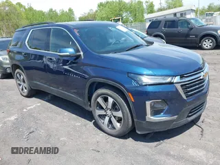 2023 Chevrolet Traverse LT z VIN 1GNEVHKWXPJ264538, wystawiony jako IAAI lot #42252033 z przebiegiem 25 321 mil mil oraz . Historia ofert i sprzedaży dostępna na DreamBid. Obrazek 1.