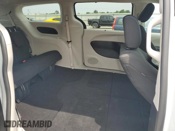 2021 Chrysler Pacifica Touring with VIN 2C4RC1FG5MR500434, listed as a Copart auction lot 59344135 with 45,091 mi miles and Salvage title. Bid and sale history available at DreamBid. Image 11.
