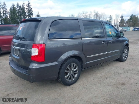 2015 Chrysler Town & Country S with VIN 2C4RC1HG3FR711213, listed as a IAAI auction lot 41830810 with 112,910 mi miles. Bid and sale history available at carsss.com. Image 4.