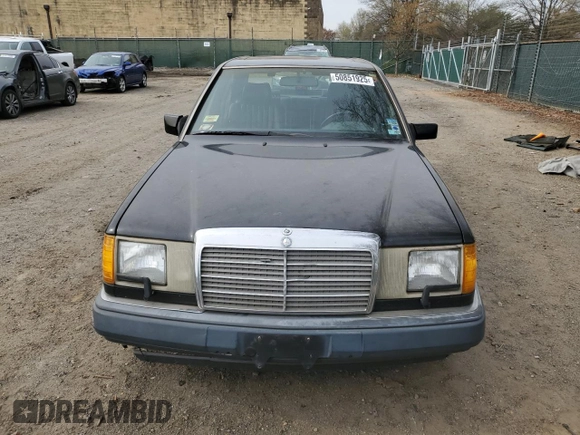 1993 Mercedes-Benz 300 with VIN WDBEA28E5PB835958, listed as a Copart auction lot 50851925 with 90,553 mi miles and Clean Title. Bid and sale history available at DreamBid. Image 5.