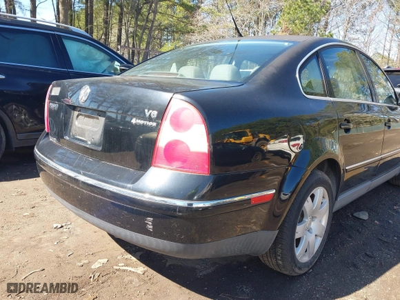 2003 Volkswagen Passat GLX with VIN WVWTH63B43P299509, listed as a IAAI auction lot 41775005 with 137,271 mi miles. Bid and sale history available at carsss.com. Image 6.