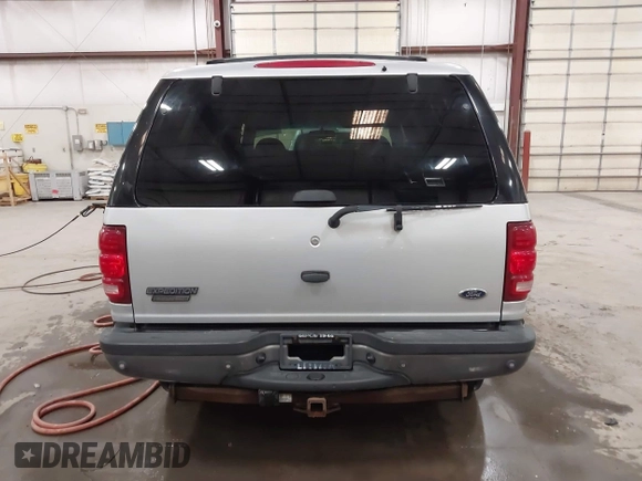 2000 Ford Expedition Special Service z VIN 1FMFU16L2YLC02530, wystawiony jako IAAI lot #42238010 z przebiegiem Nie podano mil oraz . Historia ofert i sprzedaży dostępna na DreamBid. Obrazek 16.