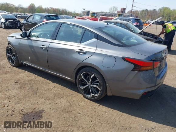 2024 Nissan Altima SR with VIN 1N4BL4CV4RN301228, listed as a IAAI auction lot 42117412 with 5,982 mi miles and . Bid and sale history available at DreamBid. Image 3.