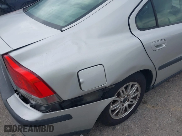 2004 Volvo S60 с VIN YV1RS61T842410353, выставлен на аукционе IAAI как лот 41880811 с пробегом 94 697 миль миль и . История ставок и продаж доступна на DreamBid. Изображение 6.