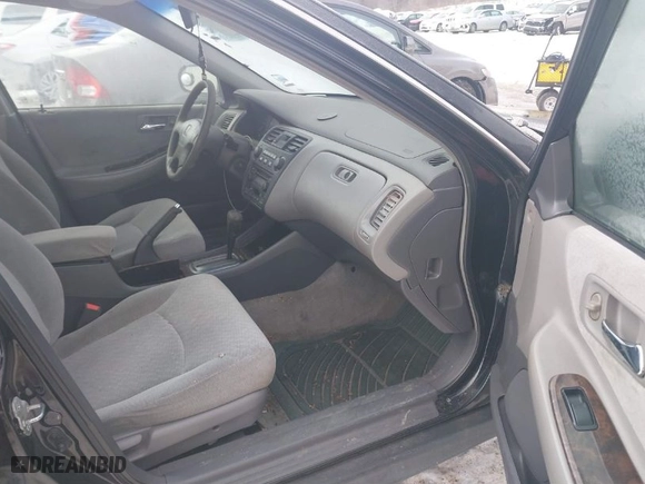 2002 Honda Accord Sdn SE with VIN 1HGCG66842A054926, listed as a IAAI auction lot 41597579 with 155,424 mi miles. Bid and sale history available at carsss.com. Image 5.