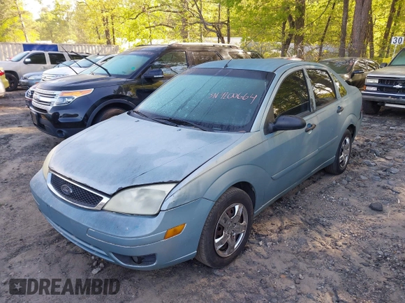 2007 Ford Focus S with VIN 1FAFP34N97W323618, listed as a IAAI auction lot 42003664 with 229,254 mi miles and . Bid and sale history available at carsss.com. Image 2.