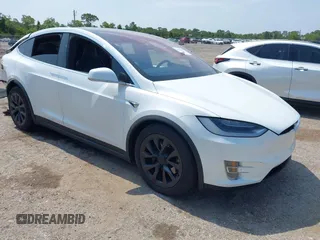2016 Tesla Model X 70D z VIN 5YJXCBE25GF029372, wystawiony jako IAAI lot #42325335 z przebiegiem 80 071 mil mil oraz . Historia ofert i sprzedaży dostępna na DreamBid. Obrazek 1.