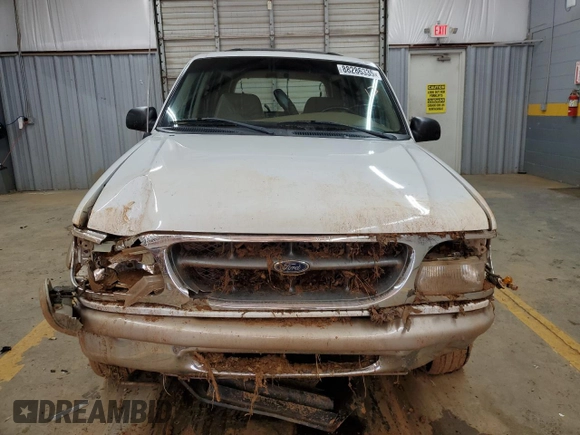 1998 Ford Explorer XLT with VIN 1FMZU32P2WZC01373, listed as a Copart auction lot 88286335 with 213,872 mi miles and Salvage title. Bid and sale history available at DreamBid. Image 5.