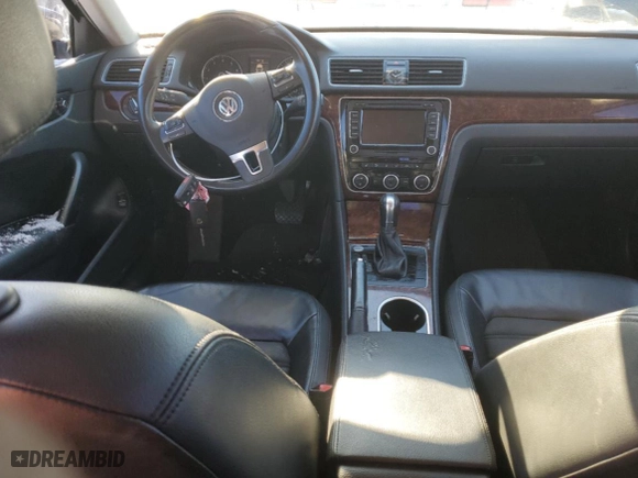 2013 Volkswagen Passat SEL Premium with VIN 1VWCM7A34DC097482, listed as a Copart auction lot 41474315 with 196,268 mi miles and Salvage Title. Bid and sale history available at carsss.com. Image 8.