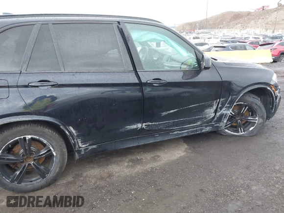 2015 BMW X5 xDrive35i z VIN 5UXKR0C59F0K65982, wystawiony jako IAAI lot #41827942 z przebiegiem 81 019 mil mil oraz . Historia ofert i sprzedaży dostępna na DreamBid. Obrazek 6.