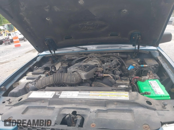 2001 Ford Explorer Sport Trac z VIN 1FMZU77E11UC71161, wystawiony jako IAAI lot #42184342 z przebiegiem 196 240 mil mil oraz . Historia ofert i sprzedaży dostępna na DreamBid. Obrazek 10.