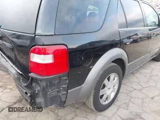 2005 Ford Freestyle SE with VIN 1FMZK01195GA33128, listed as a IAAI auction lot 41767224 with 199,751 mi miles. Bid and sale history available at carsss.com. Image 12.