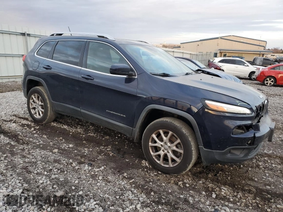 2015 Jeep Cherokee Latitude with VIN 1C4PJMCS8FW682275, listed as a Copart auction lot 85960144 with 139,509 mi miles and Salvage Title. Bid and sale history available at DreamBid. Image 4.