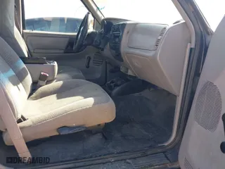 2000 Ford Ranger XL with VIN 1FTYR10C8YPB38512, listed as a IAAI auction lot 41784875 with 197,322 mi miles. Bid and sale history available at carsss.com. Image 5.