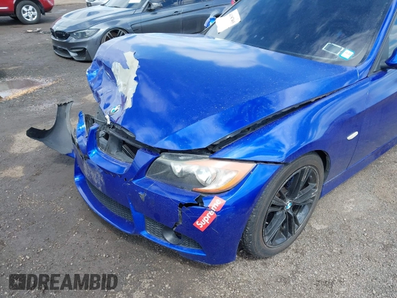 2008 BMW 3 Series 328xi z VIN WBAVC93578K043546, wystawiony jako IAAI lot #41987405 z przebiegiem Nie podano mil oraz . Historia ofert i sprzedaży dostępna na DreamBid. Obrazek 14.