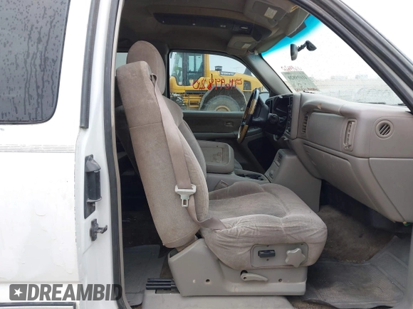 2000 Chevrolet Silverado 1500 LS with VIN 2GCEC19T4Y1407058, listed as a IAAI auction lot 41699820 with 309,057 mi miles. Bid and sale history available at carsss.com. Image 5.